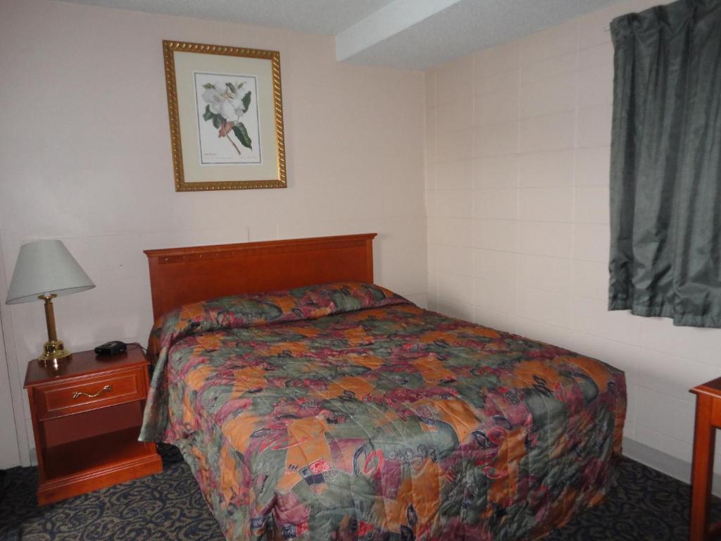 Matador Motel Drayton Valley Rum bild